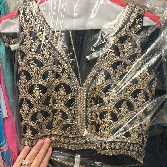 Black & Gold Lehenga - Picture 3 of 4